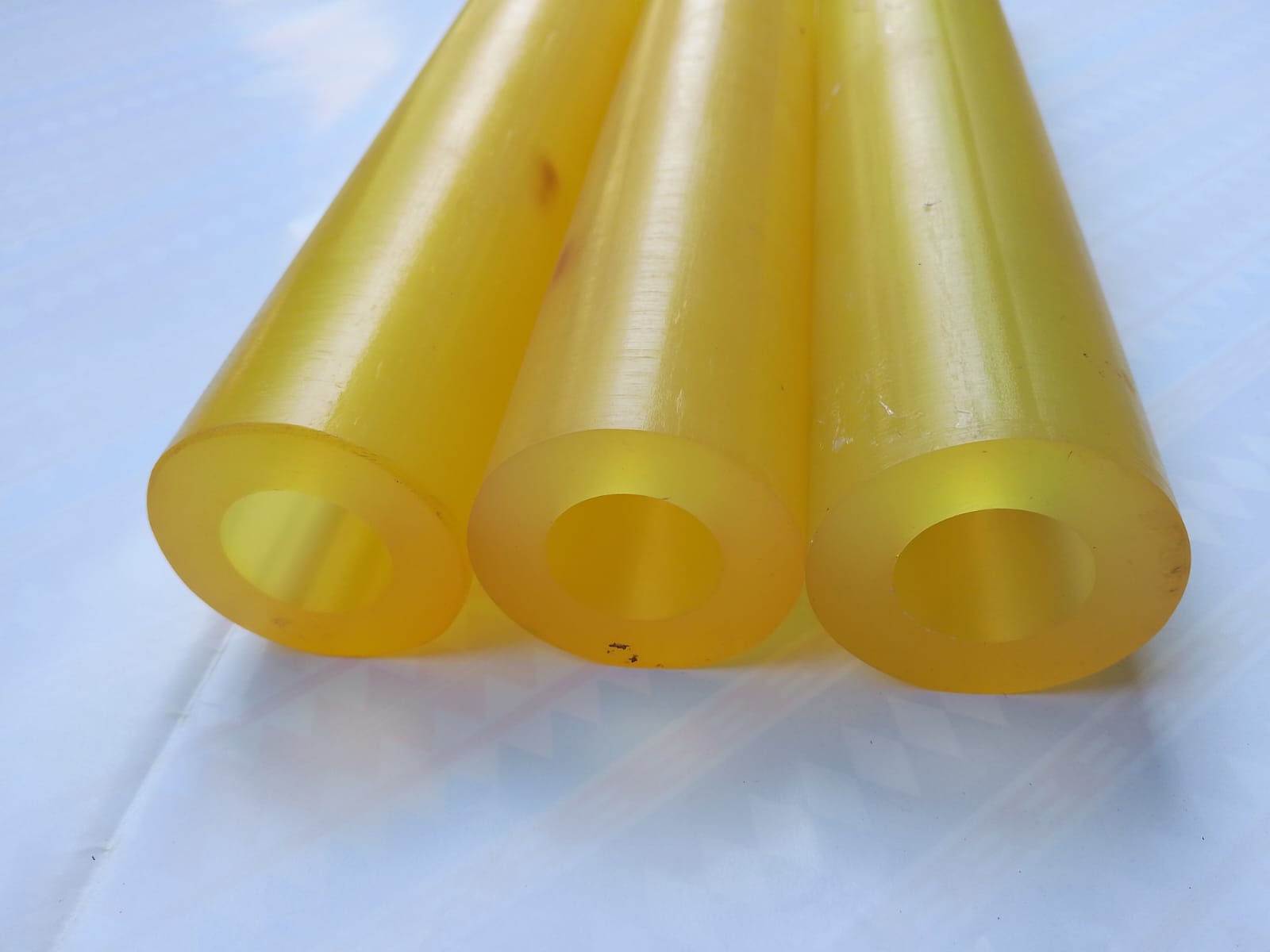 POLYURETHANE HOLLOW